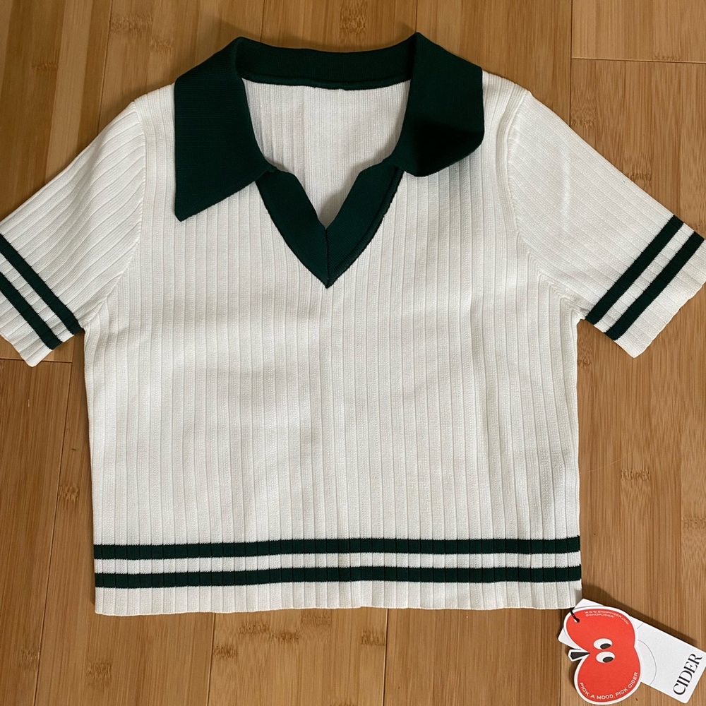 Cider white/green collared crop top